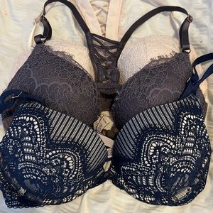 3 Victoria secret bras